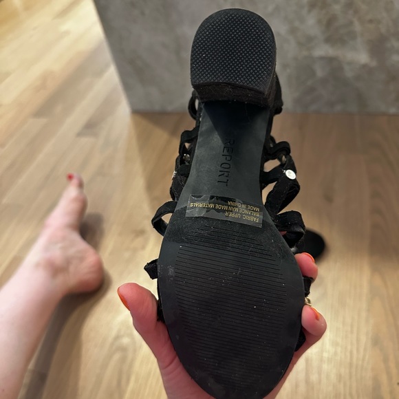 Gladiator/ cage sandals - Picture 4 of 4